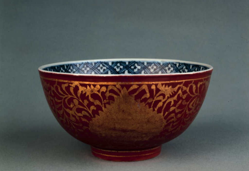 Chinese Kinrande Cup, circa 1522-1566
